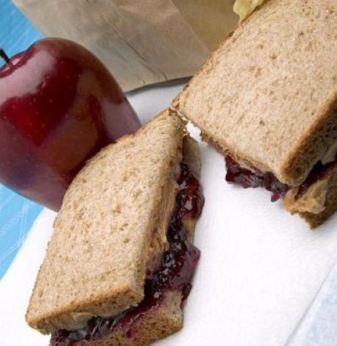 A man in America has used art to brighten up his children's paper lunch bags