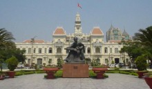 Vietnam commits to cutting down plastic bag consumption